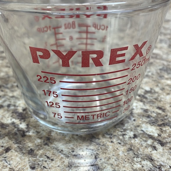 Vintage Pyrex #508 Measuring Cup. (1) cup (8oz)  By Corning. GUC - Picture 3 of 8